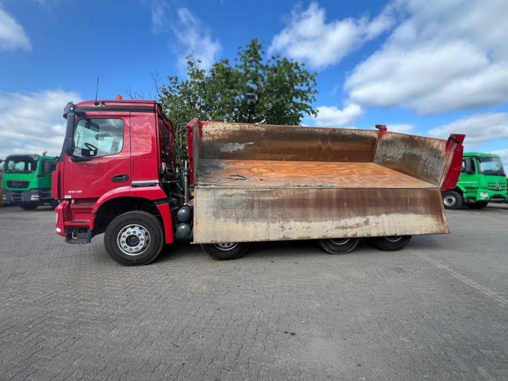 Mercedes-Benz Arocs 3243 8x4 4-Achs Kipper Bordmatik - Kipper vrachtwagen: afbeelding 5 Mercedes-Benz Arocs 3243 8x4 4-Achs Kipper Bordmatik - Kipper vrachtwagen: afbeelding 5