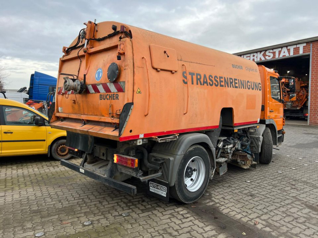 Mercedes-Benz Atego Kehrmaschine 1318 LKO Bucher+Separatmotor - Veegwagen: afbeelding 4 Mercedes-Benz Atego Kehrmaschine 1318 LKO Bucher+Separatmotor - Veegwagen: afbeelding 4