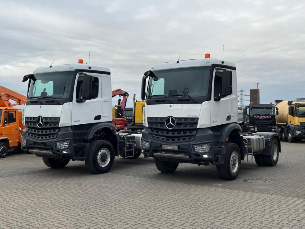 MERCEDES-BENZ Arocs 2043 AS 4x4 SZM nur 133TKM ! Kipphydraulik - Trekker: afbeelding 1 MERCEDES-BENZ Arocs 2043 AS 4x4 SZM nur 133TKM ! Kipphydraulik - Trekker: afbeelding 1