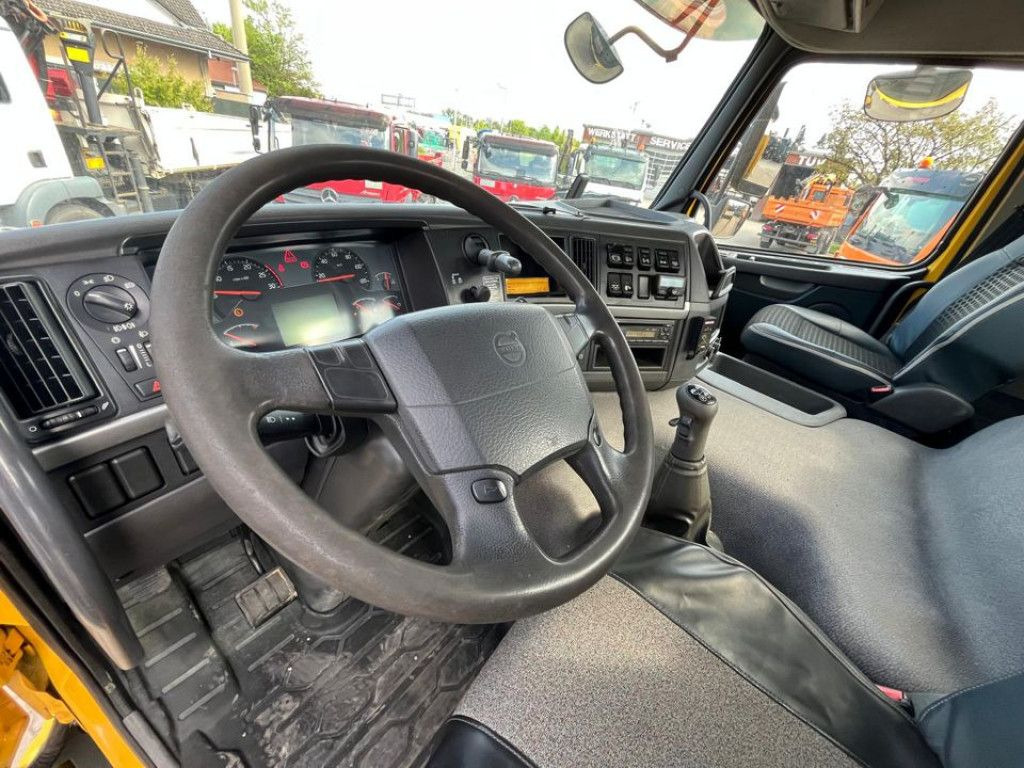 Volvo FM 330 4x4 Pritsche Kran Singelreifen Funkfernbe - Vrachtwagen met open laadbak, Kraanwagen: afbeelding 5 Volvo FM 330 4x4 Pritsche Kran Singelreifen Funkfernbe - Vrachtwagen met open laadbak, Kraanwagen: afbeelding 5