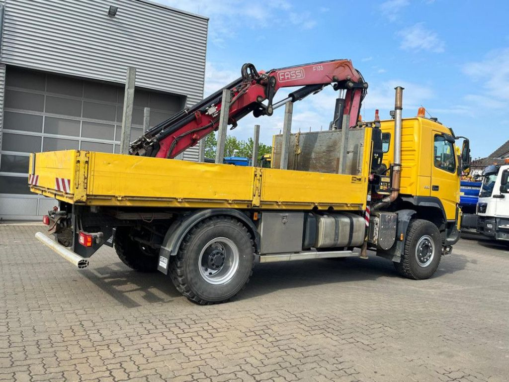 Volvo FM 330 4x4 Pritsche Kran Singelreifen Funkfernbe - Vrachtwagen met open laadbak, Kraanwagen: afbeelding 4 Volvo FM 330 4x4 Pritsche Kran Singelreifen Funkfernbe - Vrachtwagen met open laadbak, Kraanwagen: afbeelding 4