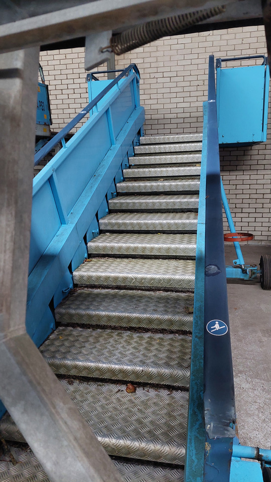 Passenger Stairs SACO 2-2.80 - Passagierstrap: afbeelding 2 Passenger Stairs SACO 2-2.80 - Passagierstrap: afbeelding 2