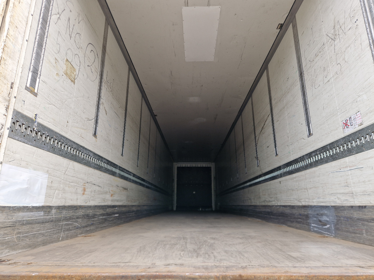 KRONE BOX - DOUBLESTOCK - Gesloten oplegger: afbeelding 5 KRONE BOX - DOUBLESTOCK - Gesloten oplegger: afbeelding 5