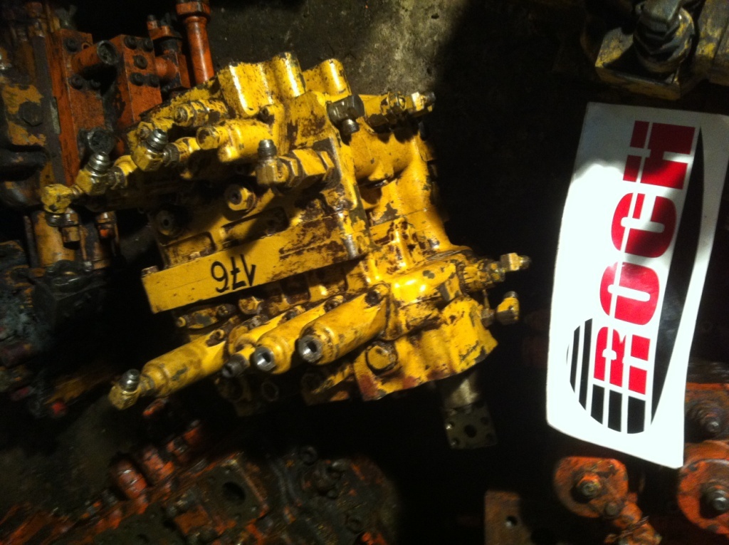 KOMATSU 1924N-H - 9 SEKCYJNY - Hydraulische klep voor Bouwmachine: afbeelding 1 KOMATSU 1924N-H - 9 SEKCYJNY - Hydraulische klep voor Bouwmachine: afbeelding 1