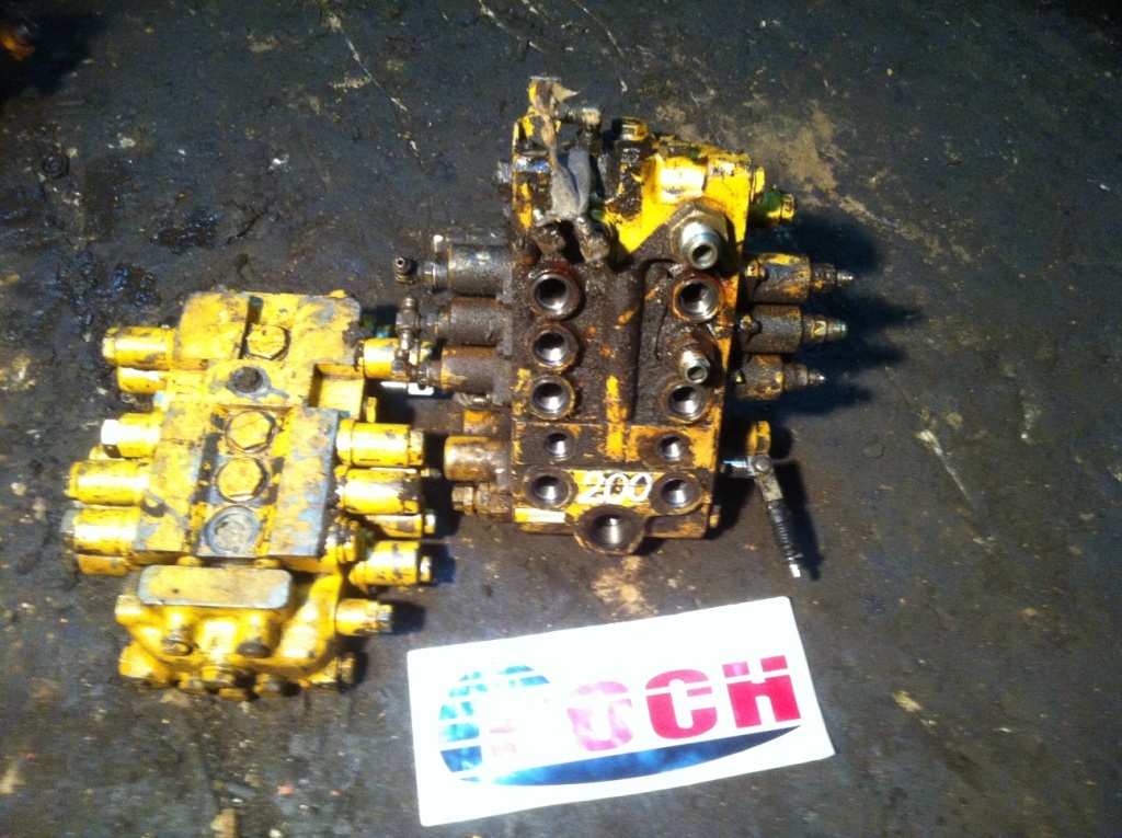 KOMATSU BB615584 - 4 SEKCYJNY - Hydraulische klep voor Bouwmachine: afbeelding 1 KOMATSU BB615584 - 4 SEKCYJNY - Hydraulische klep voor Bouwmachine: afbeelding 1