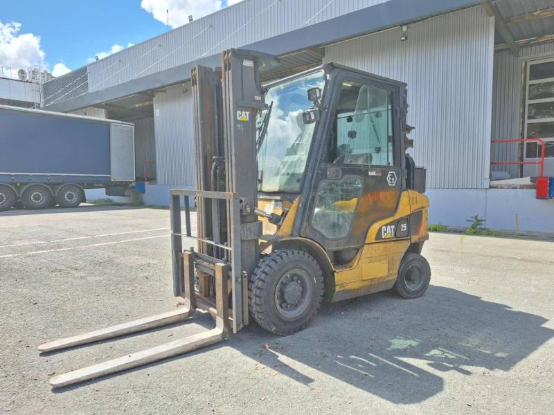 Caterpillar DP25NT - Diesel heftruck: afbeelding 1 Caterpillar DP25NT - Diesel heftruck: afbeelding 1