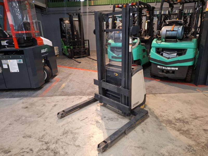 Crown ST3000-1.0 - Stapelaar: afbeelding 2 Crown ST3000-1.0 - Stapelaar: afbeelding 2