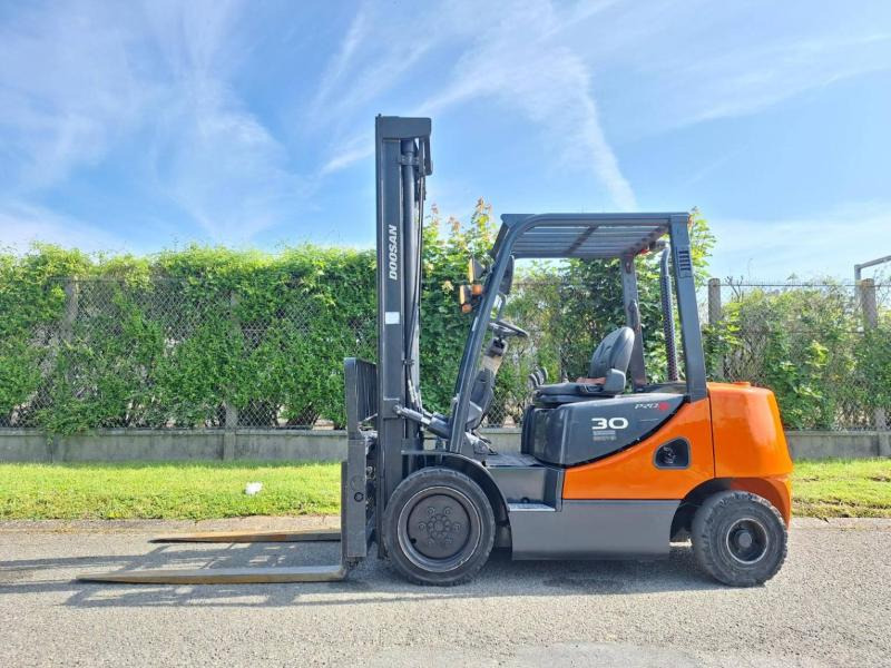 Doosan D30S 5 - Diesel heftruck: afbeelding 3 Doosan D30S 5 - Diesel heftruck: afbeelding 3