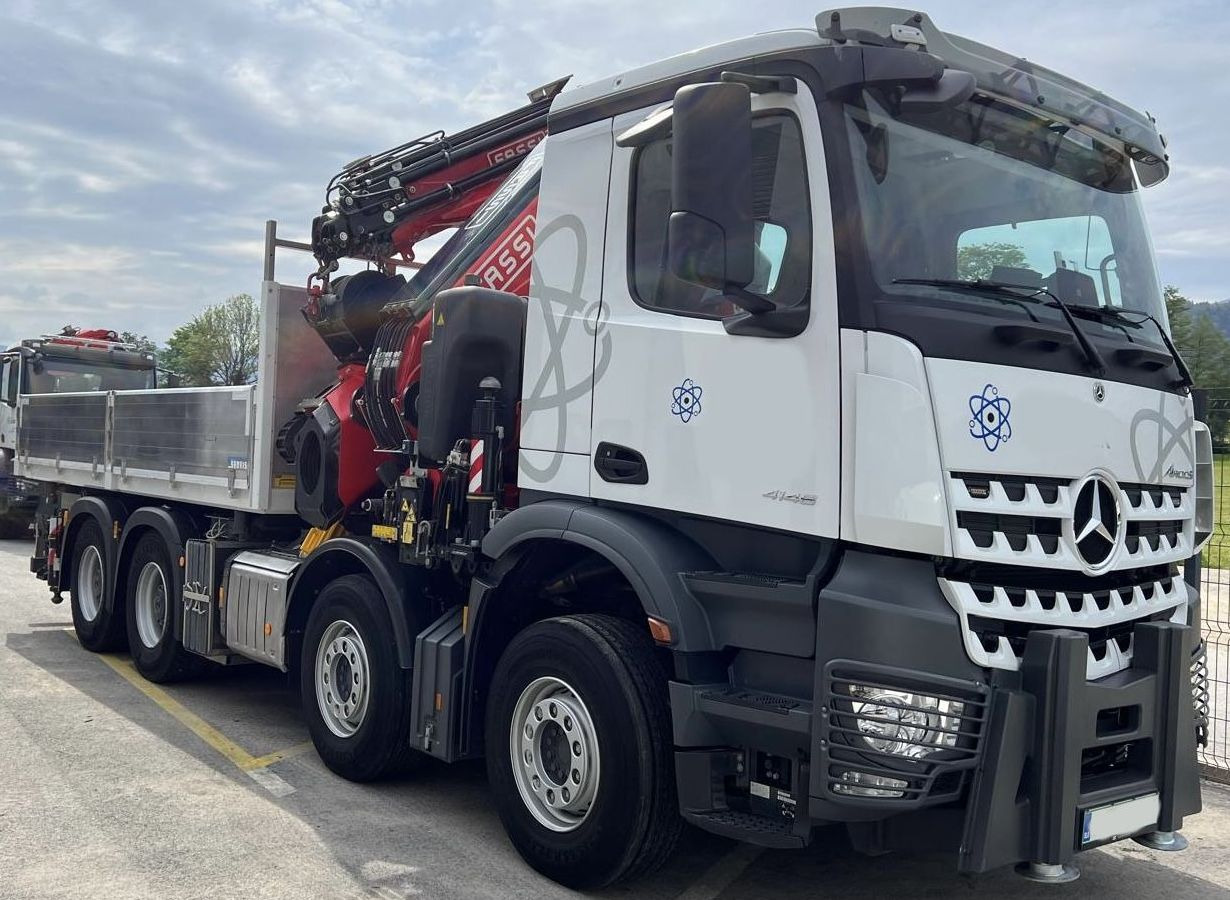 MERCEDES-BENZ Hiab Palfinger Fassi F990-8 JIB-6 - Kraanwagen: afbeelding 1 MERCEDES-BENZ Hiab Palfinger Fassi F990-8 JIB-6 - Kraanwagen: afbeelding 1