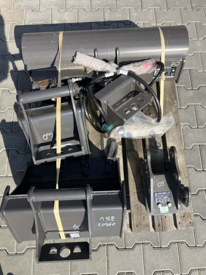 Volvo Löffelset inkl. Schnellwechsler für EC18 - Graaflaadmachine: afbeelding 2 Volvo Löffelset inkl. Schnellwechsler für EC18 - Graaflaadmachine: afbeelding 2