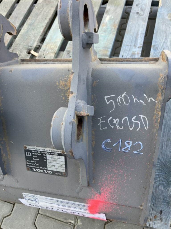 Volvo Tieflöffel mit Zähnen - Festanbau - Graaflaadmachine: afbeelding 2 Volvo Tieflöffel mit Zähnen - Festanbau - Graaflaadmachine: afbeelding 2