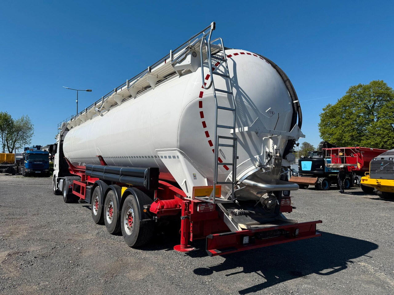 Feldbinder KIP 60.3 Silo 60.000 L 3 Achse ADR - Bulkoplegger: afbeelding 5 Feldbinder KIP 60.3 Silo 60.000 L 3 Achse ADR - Bulkoplegger: afbeelding 5