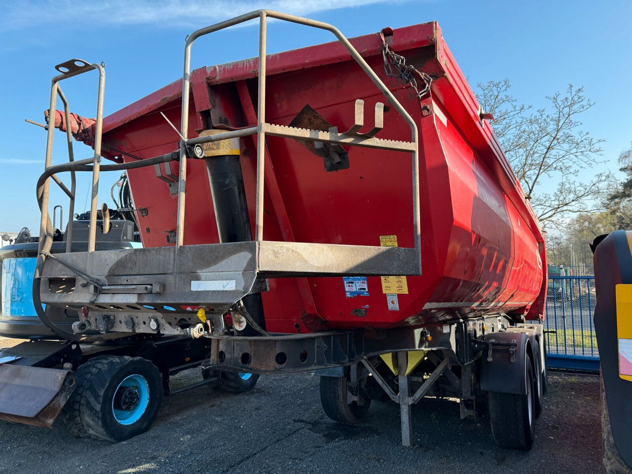 Fliegl DHKA 390 Kippauflieger 3 Achse - Kipper oplegger: afbeelding 5 Fliegl DHKA 390 Kippauflieger 3 Achse - Kipper oplegger: afbeelding 5