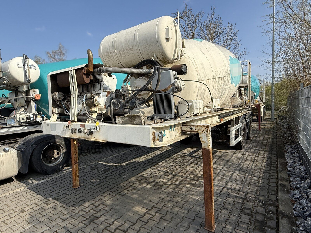 Intermix 10 m³ Betonmischer Auflieger mit Motor - Betonmixer: afbeelding 4 Intermix 10 m³ Betonmischer Auflieger mit Motor - Betonmixer: afbeelding 4