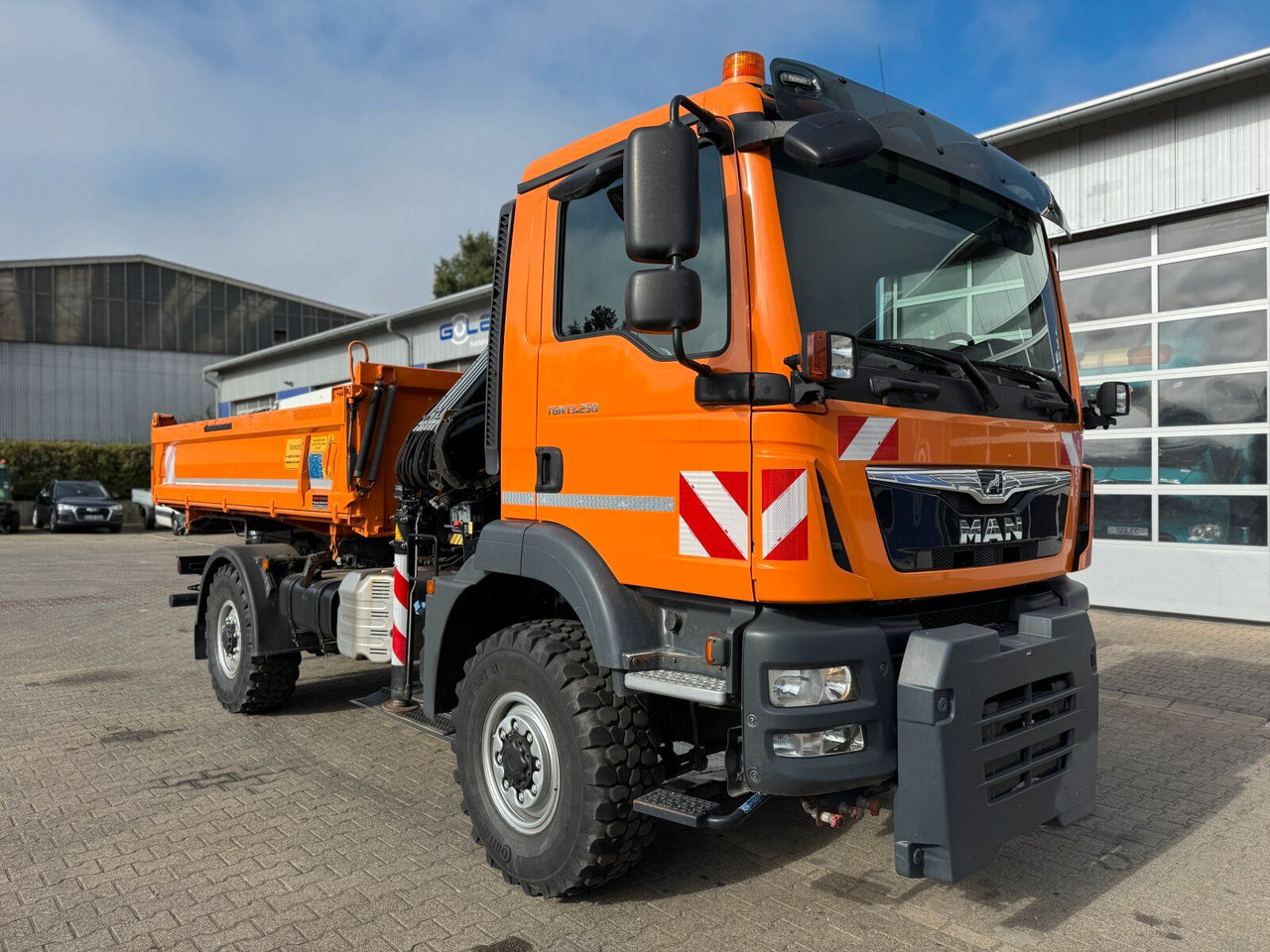 MAN TGM 13.250 4x4 Kipper Kran HIAB Winterd. - Kipper vrachtwagen, Kraanwagen: afbeelding 1 MAN TGM 13.250 4x4 Kipper Kran HIAB Winterd. - Kipper vrachtwagen, Kraanwagen: afbeelding 1