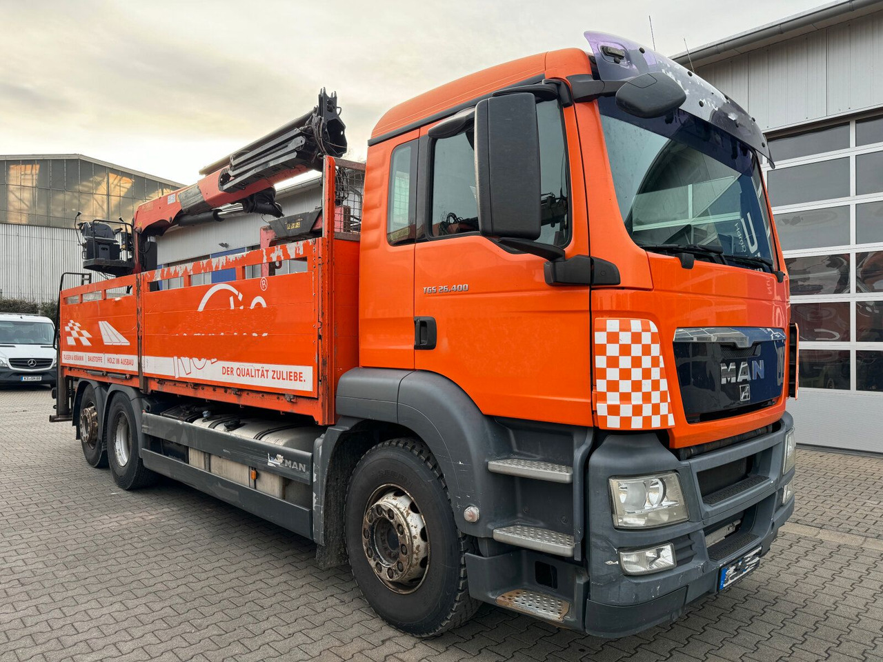 MAN TGS 26.400 6x2 Pritsche Kran Palfinger PK 18001L - Vrachtwagen met open laadbak, Kraanwagen: afbeelding 1 MAN TGS 26.400 6x2 Pritsche Kran Palfinger PK 18001L - Vrachtwagen met open laadbak, Kraanwagen: afbeelding 1