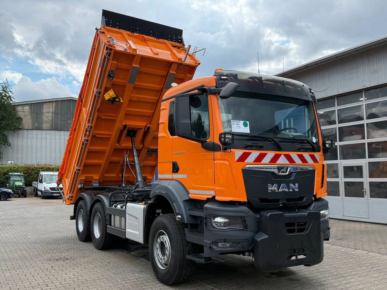 MAN TGS 33.440 6x4 Kipper MEILLER Bordmatik Frontpl. - Kipper vrachtwagen: afbeelding 2 MAN TGS 33.440 6x4 Kipper MEILLER Bordmatik Frontpl. - Kipper vrachtwagen: afbeelding 2
