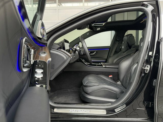 Maybach Mercedes Benz S680 Maybach V12 High-End -Paket - Sedan: afbeelding 4 Maybach Mercedes Benz S680 Maybach V12 High-End -Paket - Sedan: afbeelding 4