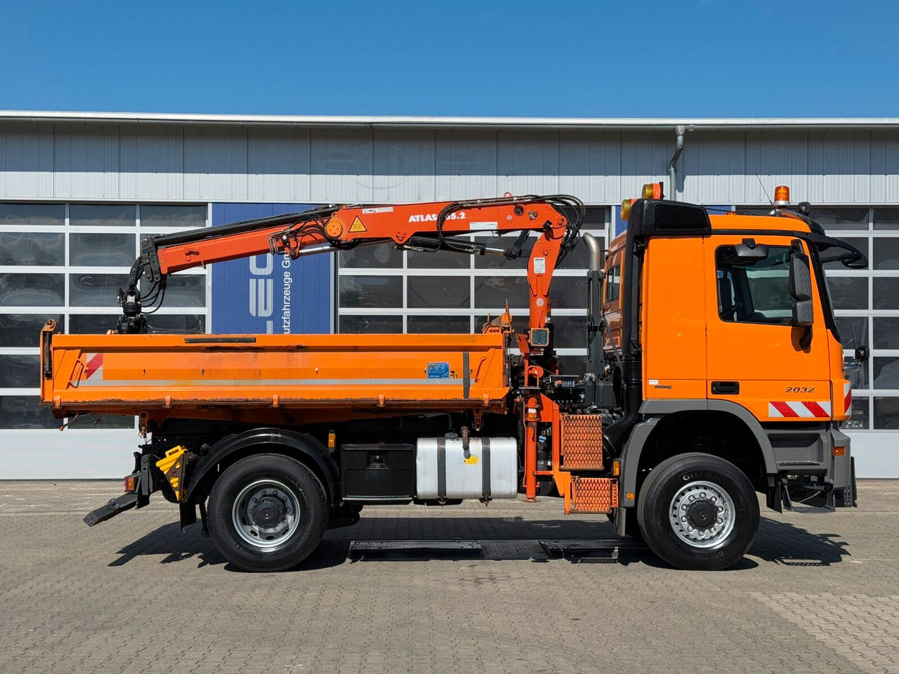 Mercedes-Benz ACTROS 2044 4x4 Kipper Kran ATLAS 65.2 A2L - Kipper vrachtwagen, Kraanwagen: afbeelding 3 Mercedes-Benz ACTROS 2044 4x4 Kipper Kran ATLAS 65.2 A2L - Kipper vrachtwagen, Kraanwagen: afbeelding 3