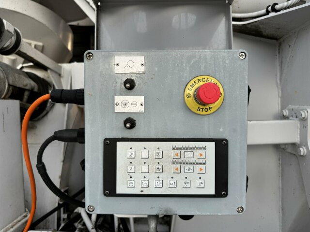 Mercedes-Benz AROCS 3243 8x4 Euro 6 Pumi Putzmeister TMM 24-3 - Mixerpomp: afbeelding 3 Mercedes-Benz AROCS 3243 8x4 Euro 6 Pumi Putzmeister TMM 24-3 - Mixerpomp: afbeelding 3