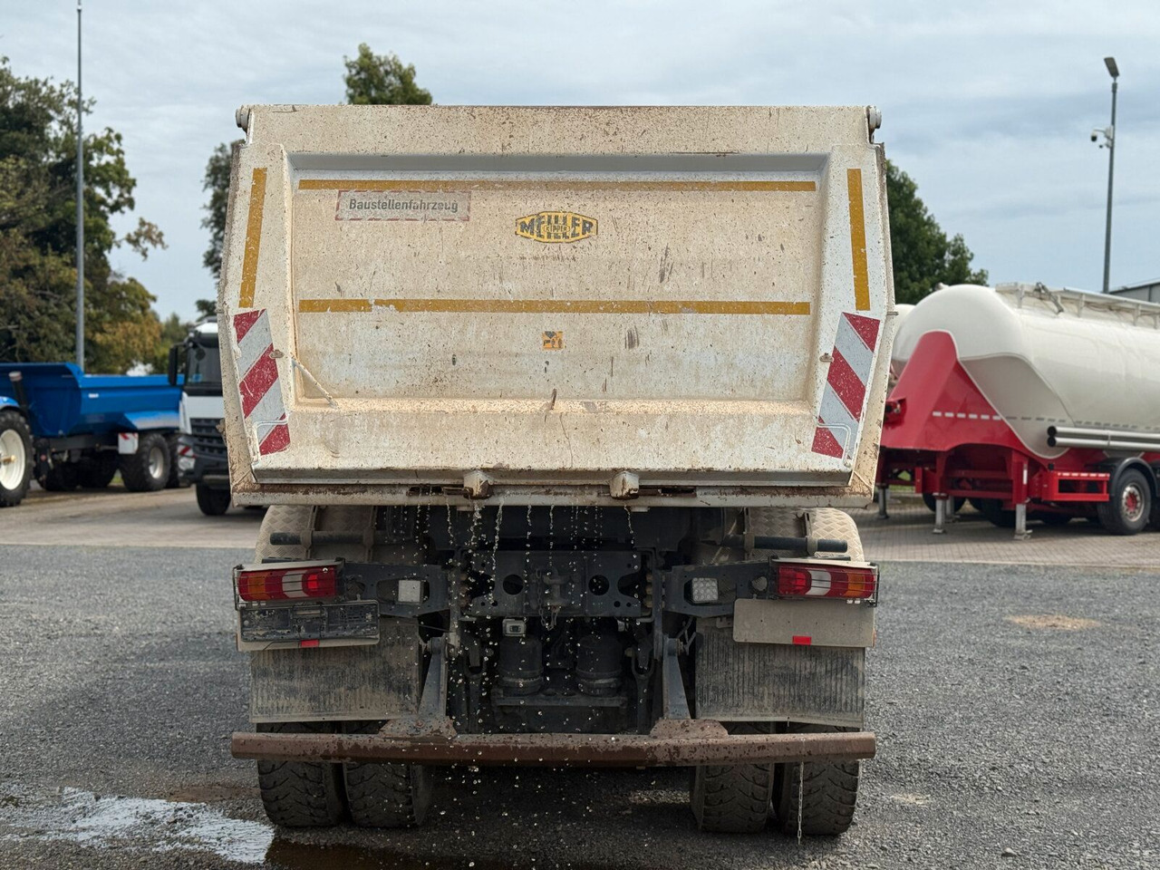 Mercedes-Benz AROCS 4145 8x8 Meiller Muldenkipper - Portaalarmsysteem vrachtwagen: afbeelding 4 Mercedes-Benz AROCS 4145 8x8 Meiller Muldenkipper - Portaalarmsysteem vrachtwagen: afbeelding 4