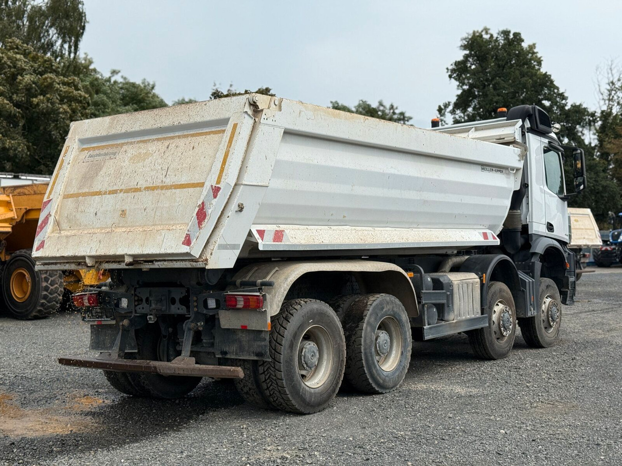 Mercedes-Benz AROCS 4145 8x8 Meiller Muldenkipper - Portaalarmsysteem vrachtwagen: afbeelding 4 Mercedes-Benz AROCS 4145 8x8 Meiller Muldenkipper - Portaalarmsysteem vrachtwagen: afbeelding 4