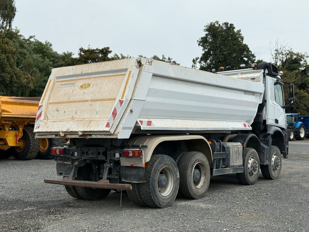 Mercedes-Benz AROCS 4145 8x8 Meiller Muldenkipper - Kipper vrachtwagen: afbeelding 4 Mercedes-Benz AROCS 4145 8x8 Meiller Muldenkipper - Kipper vrachtwagen: afbeelding 4