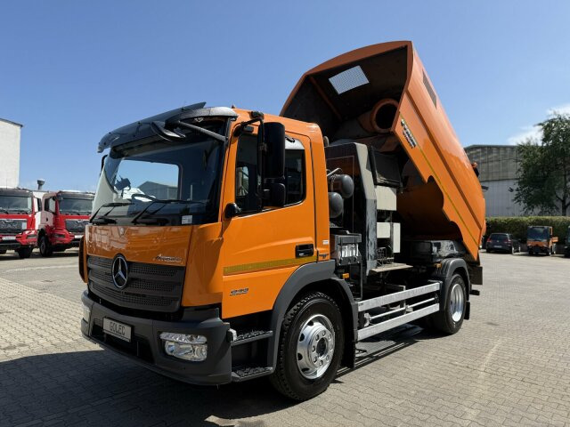 Mercedes-Benz ATEGO 1323 4x2 Kehrmaschine FAUN Viajet 6R/H - Veegwagen: afbeelding 5 Mercedes-Benz ATEGO 1323 4x2 Kehrmaschine FAUN Viajet 6R/H - Veegwagen: afbeelding 5