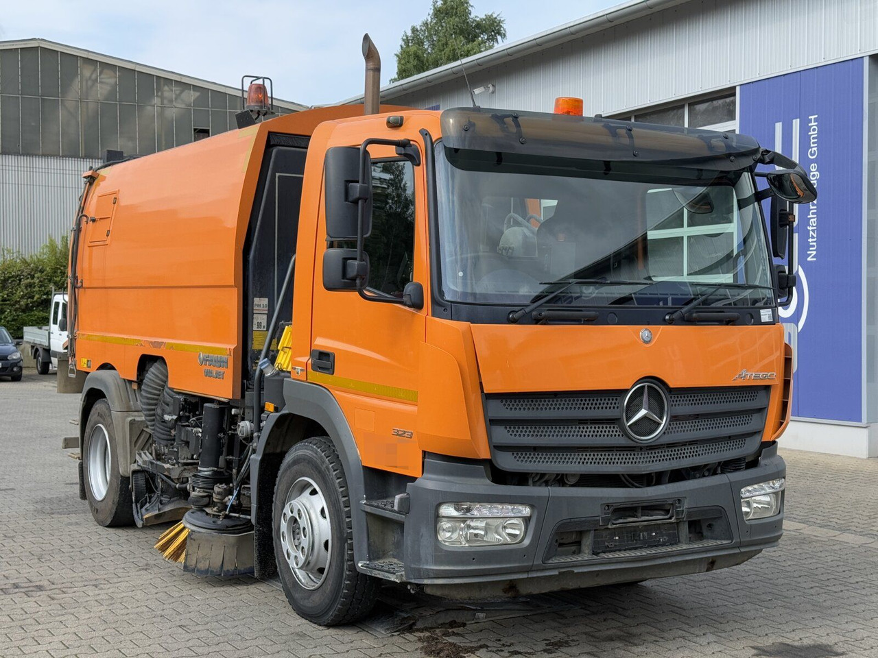 Mercedes-Benz ATEGO 1323 4x2 Kehrmaschine FAUN Viajet 6R/H - Veegwagen: afbeelding 1 Mercedes-Benz ATEGO 1323 4x2 Kehrmaschine FAUN Viajet 6R/H - Veegwagen: afbeelding 1