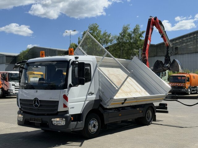 Mercedes-Benz ATEGO 818 4x2 Euro 6 Kipper Kran FASSI F65B.0.22 - Kipper bestelwagen: afbeelding 4 Mercedes-Benz ATEGO 818 4x2 Euro 6 Kipper Kran FASSI F65B.0.22 - Kipper bestelwagen: afbeelding 4