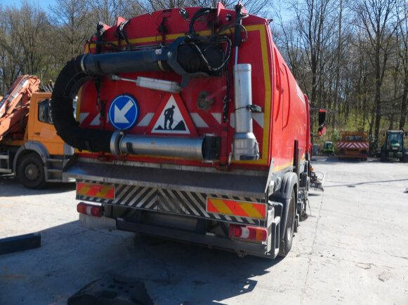 Mercedes-Benz Atego 1324 4x2 Kehrmaschine BROCK HD Anlage - Veegwagen: afbeelding 5 Mercedes-Benz Atego 1324 4x2 Kehrmaschine BROCK HD Anlage - Veegwagen: afbeelding 5