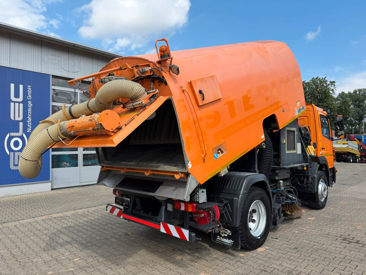 Mercedes-Benz Atego 1324 4x2 Kehrmaschine Schmidt SKF S7B 7 m³ - Veegwagen: afbeelding 5 Mercedes-Benz Atego 1324 4x2 Kehrmaschine Schmidt SKF S7B 7 m³ - Veegwagen: afbeelding 5