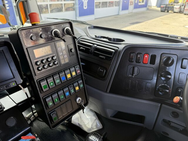 Mercedes-Benz Atego 1324 4x2 Kehrmaschine Viajet 6R/L - Veegwagen: afbeelding 5 Mercedes-Benz Atego 1324 4x2 Kehrmaschine Viajet 6R/L - Veegwagen: afbeelding 5