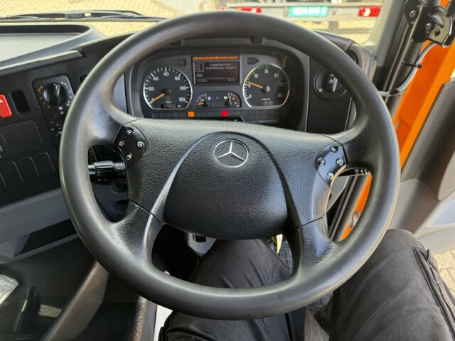 Mercedes-Benz Atego 1324 4x2 Kehrmaschine Viajet 6R/L - Veegwagen: afbeelding 3 Mercedes-Benz Atego 1324 4x2 Kehrmaschine Viajet 6R/L - Veegwagen: afbeelding 3