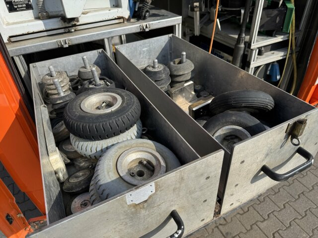 Mercedes-Benz Vario 614D TV Inspektionsanl RCA RAUSCH ELKA 600 - Vacuümwagen: afbeelding 2 Mercedes-Benz Vario 614D TV Inspektionsanl RCA RAUSCH ELKA 600 - Vacuümwagen: afbeelding 2