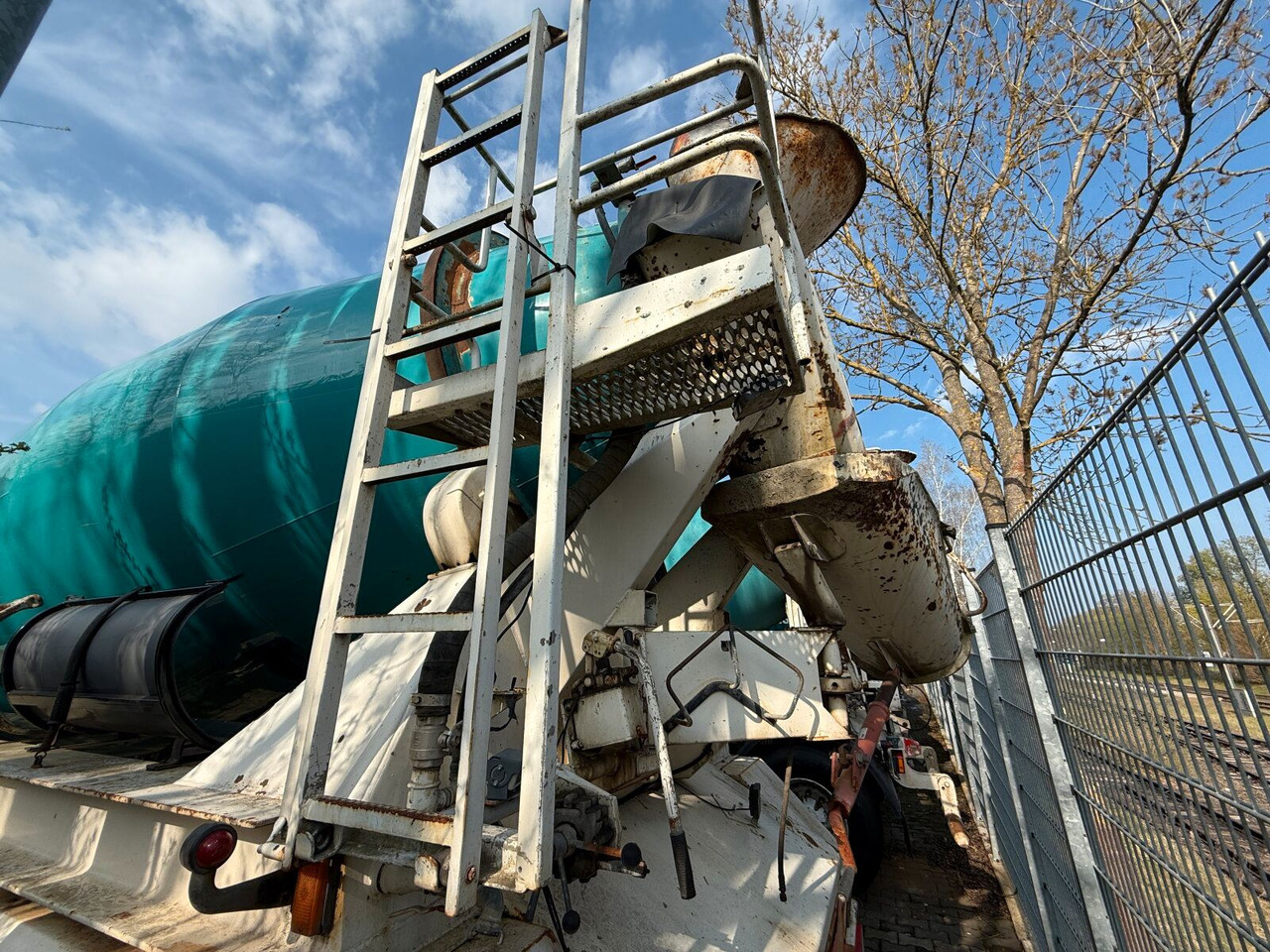 Betonmischer-Auflieger Stetter 10 m³ mit Motor - Oplegger: afbeelding 5 Betonmischer-Auflieger Stetter 10 m³ mit Motor - Oplegger: afbeelding 5