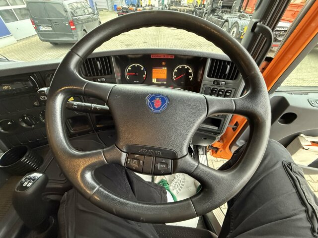 Scania P230 Kehrmaschine Johnston VT605- 6 M³ - Veegwagen: afbeelding 2 Scania P230 Kehrmaschine Johnston VT605- 6 M³ - Veegwagen: afbeelding 2