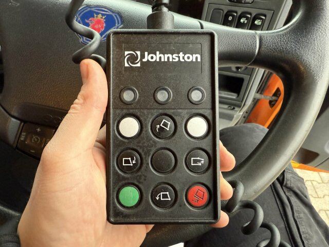 Scania P230 Kehrmaschine Johnston VT605- 6 M³ - Veegwagen: afbeelding 5 Scania P230 Kehrmaschine Johnston VT605- 6 M³ - Veegwagen: afbeelding 5