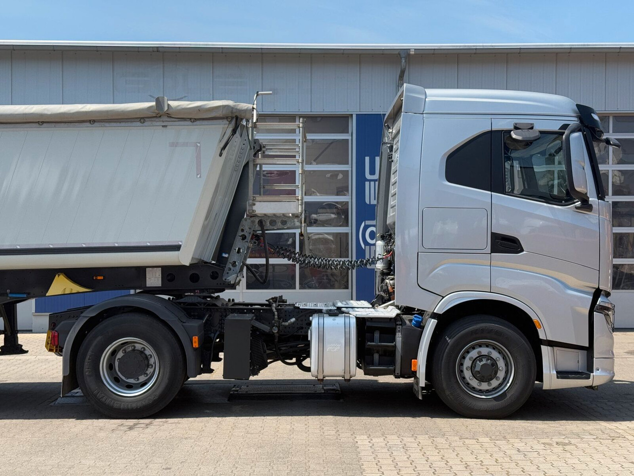 Iveco S-WAY 4x4H Zugmaschine Euro 6 *Kippauflieger - Trekker: afbeelding 3 Iveco S-WAY 4x4H Zugmaschine Euro 6 *Kippauflieger - Trekker: afbeelding 3