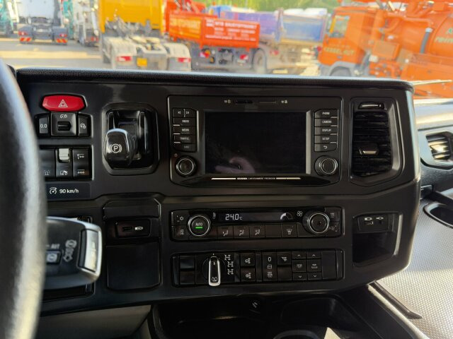 Scania G450 XT 4x4 Euro 6 SZM Kipphydraulik Blatt/ Luft - Trekker: afbeelding 3 Scania G450 XT 4x4 Euro 6 SZM Kipphydraulik Blatt/ Luft - Trekker: afbeelding 3