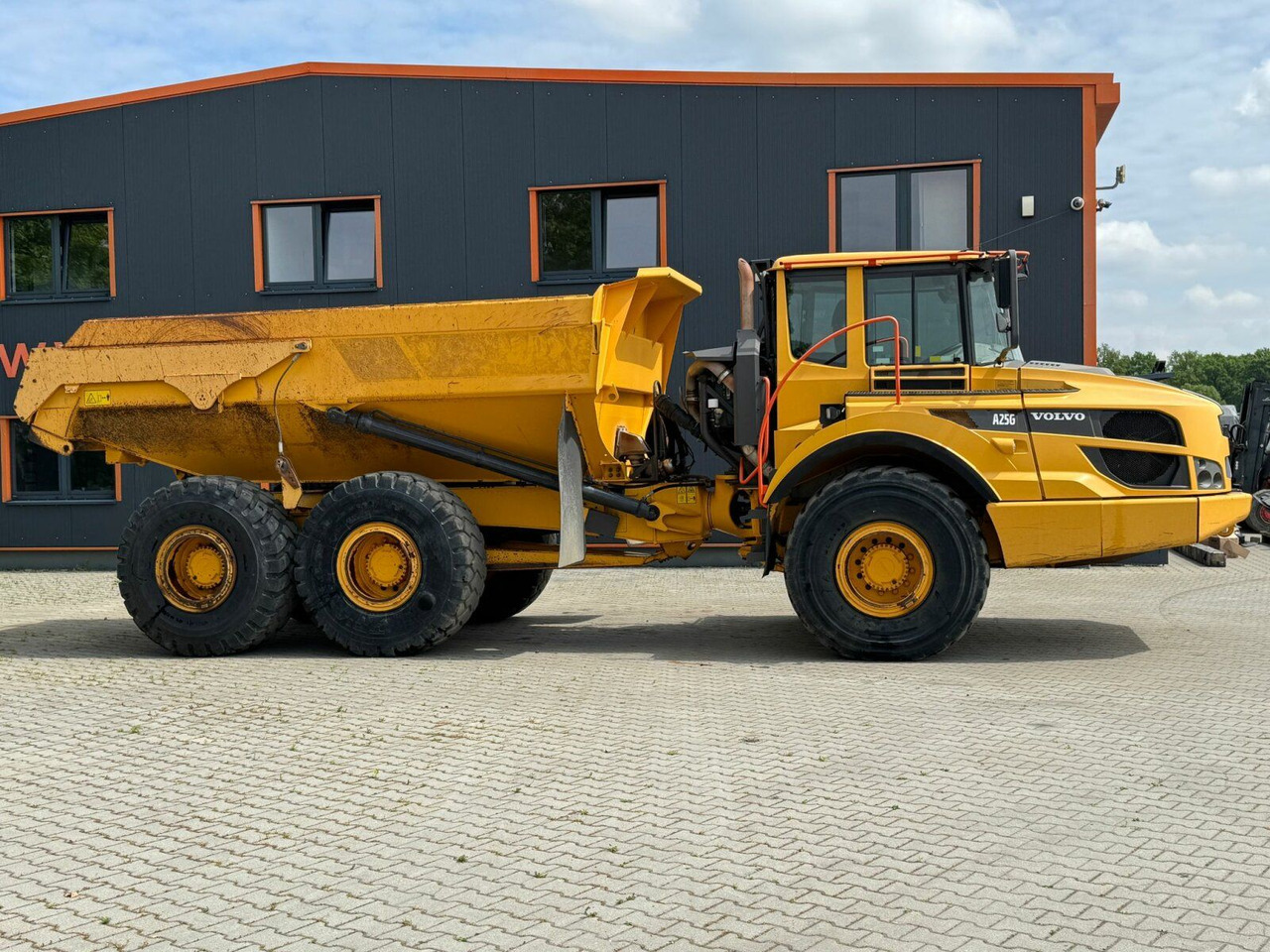 Volvo A25G Dumper 22,5 Ton 11.361 Stunden Volvo A25G Dumper 22,5 Ton 11.361 Stunden - Kiepwagen met knikbesturing: afbeelding 4 Volvo A25G Dumper 22,5 Ton 11.361 Stunden Volvo A25G Dumper 22,5 Ton 11.361 Stunden - Kiepwagen met knikbesturing: afbeelding 4