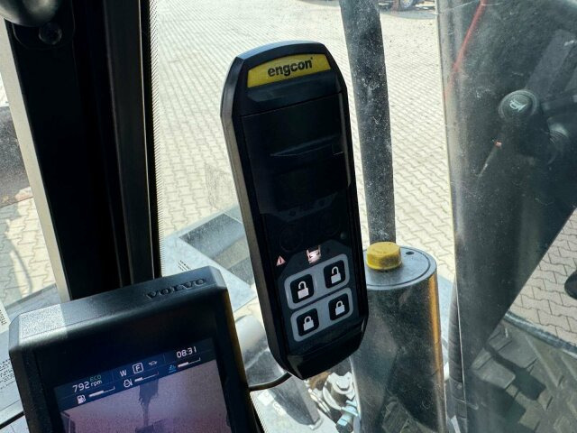 Volvo EWR150E Mobilbagger mit ROTATOR ENCONG EC319 - Mobiele graafmachine: afbeelding 4 Volvo EWR150E Mobilbagger mit ROTATOR ENCONG EC319 - Mobiele graafmachine: afbeelding 4