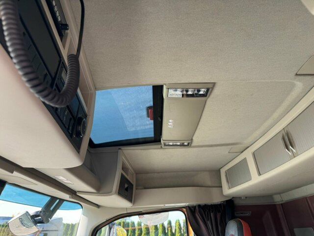 Volvo FH16 750 8X4 Holztransport Alukar TOP! - Houttransport: afbeelding 4 Volvo FH16 750 8X4 Holztransport Alukar TOP! - Houttransport: afbeelding 4