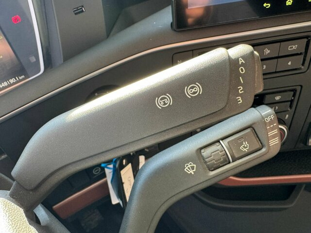 Volvo FH16 750 8X4 Holztransport Alukar TOP! - Houttransport: afbeelding 3 Volvo FH16 750 8X4 Holztransport Alukar TOP! - Houttransport: afbeelding 3