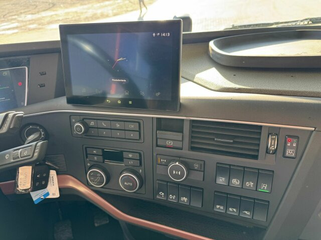 Volvo FH16 750 8X4 Holztransport Alukar TOP! - Houttransport: afbeelding 2 Volvo FH16 750 8X4 Holztransport Alukar TOP! - Houttransport: afbeelding 2