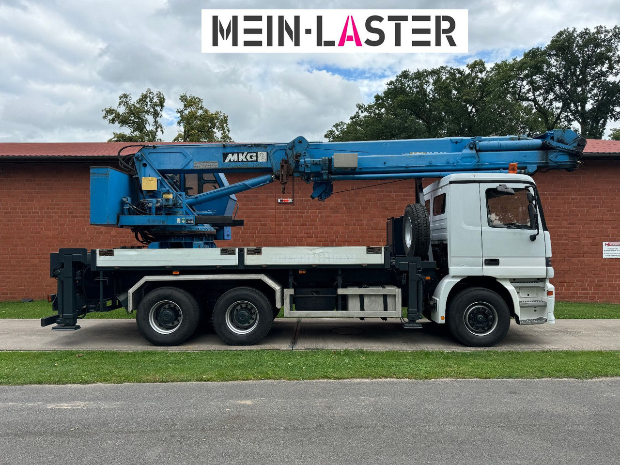 Mercedes-Benz 3335 V6 MKG 550 Ta2-a2 -46m 420 kg Funk - Kraanwagen: afbeelding 5 Mercedes-Benz 3335 V6 MKG 550 Ta2-a2 -46m 420 kg Funk - Kraanwagen: afbeelding 5
