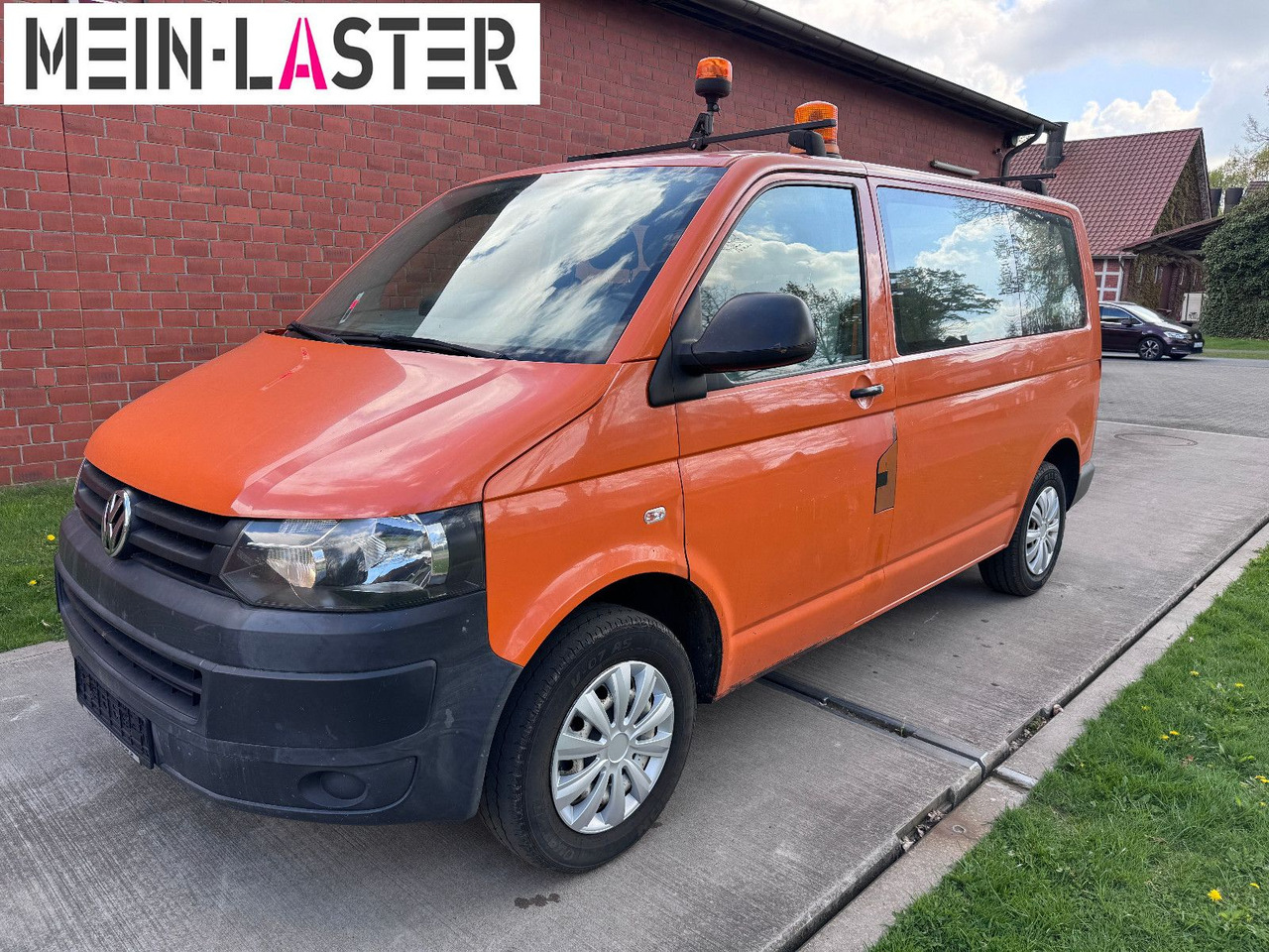 Volkswagen T5 2.0 tdi Bus 9 Sitzer - Personenvervoer: afbeelding 2 Volkswagen T5 2.0 tdi Bus 9 Sitzer - Personenvervoer: afbeelding 2