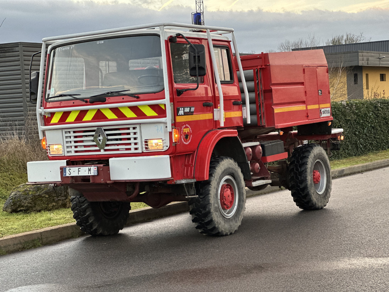 RENAULT M180 - Brandweerwagen: afbeelding 2 RENAULT M180 - Brandweerwagen: afbeelding 2