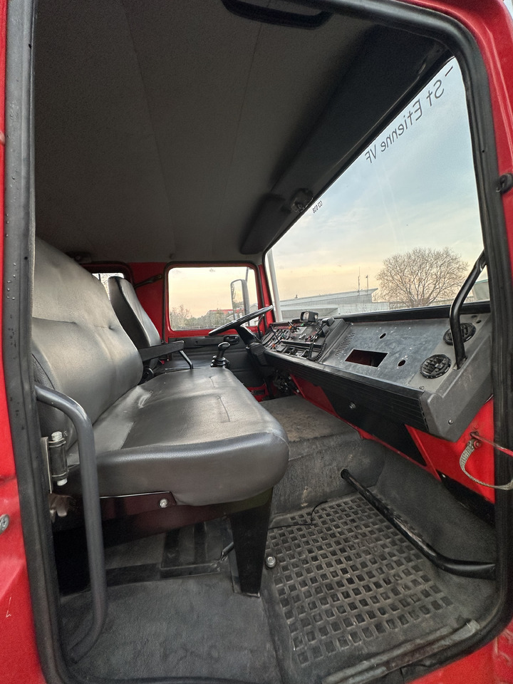 Brandweerwagen RENAULT M180: afbeelding 11 Brandweerwagen RENAULT M180: afbeelding 11