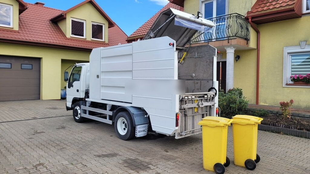 Isuzu NQR75 Container washer laveuse lavacassonetti myjka - Vuilniswagen: afbeelding 2 Isuzu NQR75 Container washer laveuse lavacassonetti myjka - Vuilniswagen: afbeelding 2